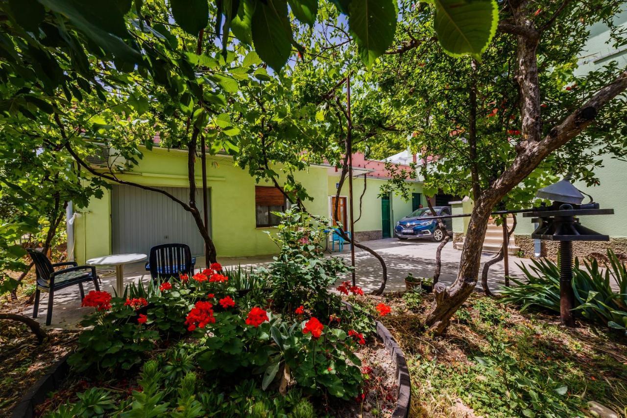 Apartments By The Sea Kastel Stari, Kastela - 14577 Exteriör bild